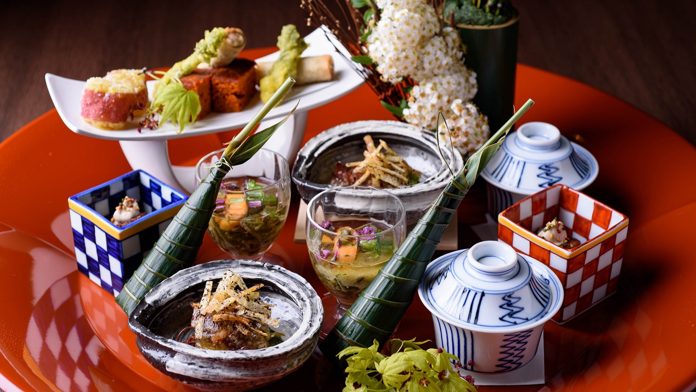 夕食は有形文化財「翠松園」で3541857