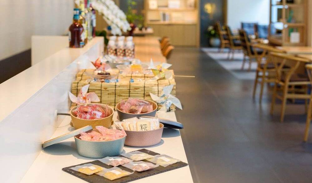 ラウンジのお菓子 / 4