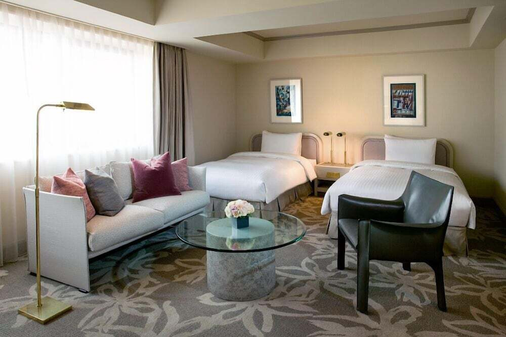 アフタヌーンティーにプール♪遠征前後は優雅におこもり3982408