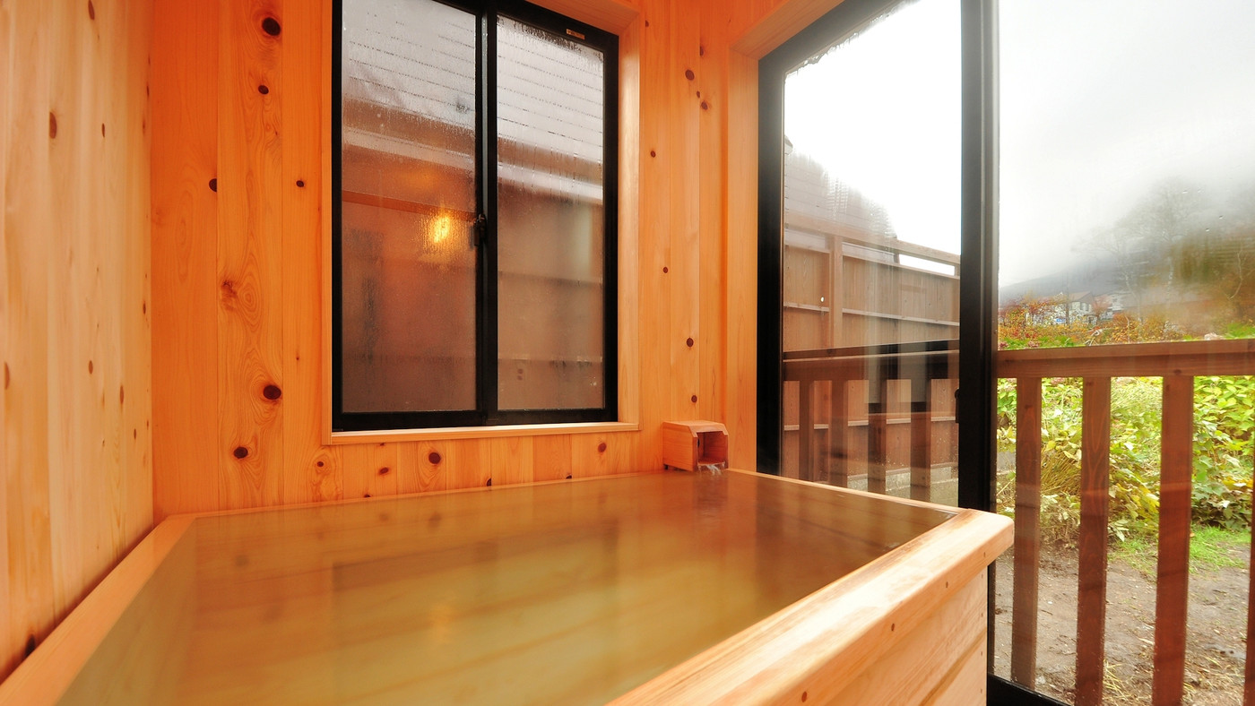 ひのきの貸切風呂でリラックス♪木作りの館内に癒やされる和モダンなお宿4064986