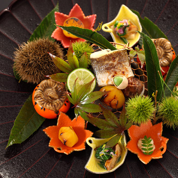 静寂に包まれる全13室の“和のオーベルジュ”で、自慢の料理も味わって4244189