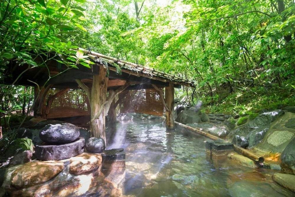 天然木の温もりに包まれた1日4組限定の癒し宿4005091