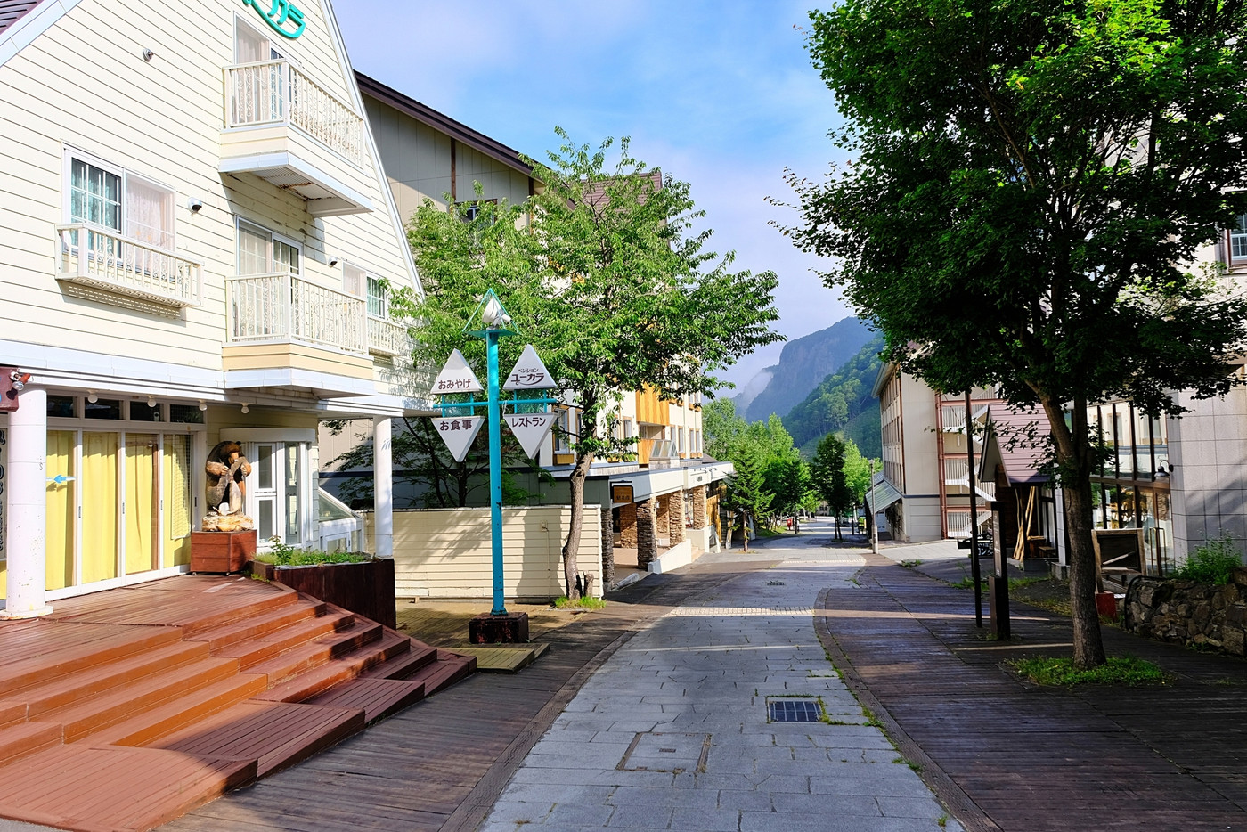 層雲峡温泉街「キャニオンモール」　（北海道上川町）