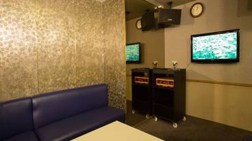 カラオケ ルーム / 8