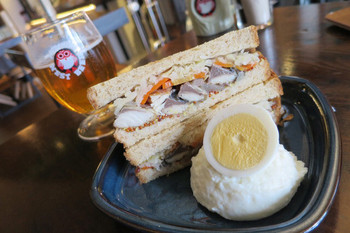 「常陸野ブルーイング・ラボ 神田万世橋店」 料理 40772918 常陸さばサンドセット（980円）