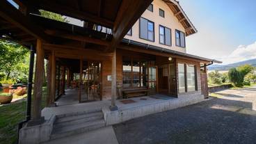 施設の入り口 / 8