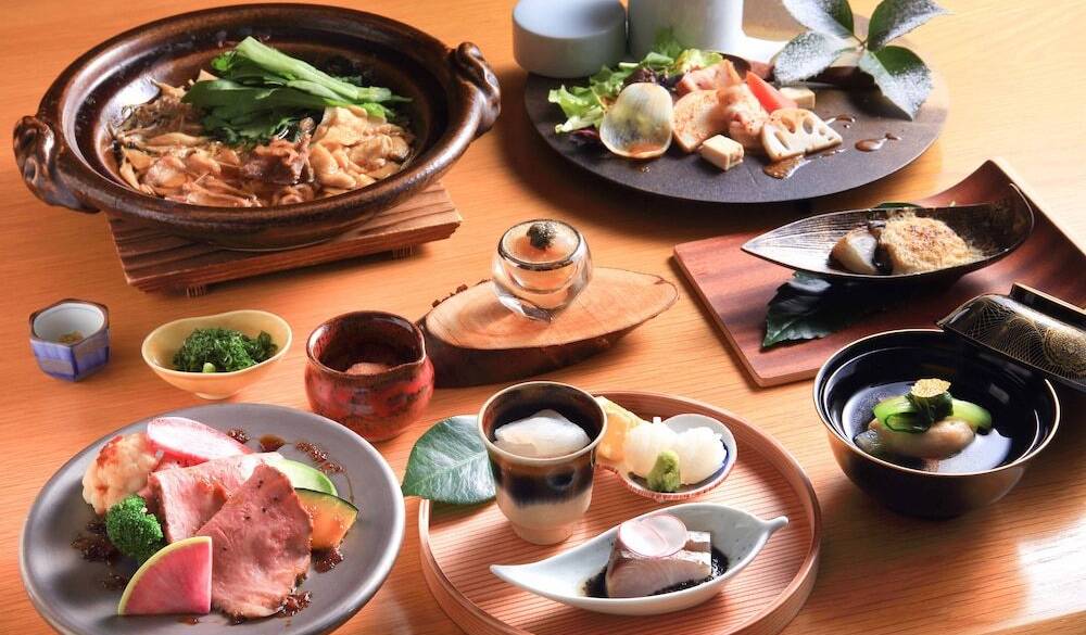 夕食 創作会席料理一例① / 1