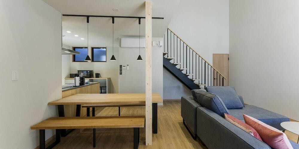 客室内のダイニングエリア