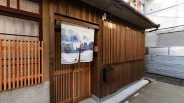 施設の入り口 / 5