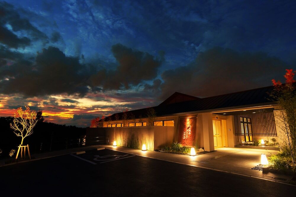 沖縄の隠れ家宿でおこもり旅。2人の時間を満喫！3695126