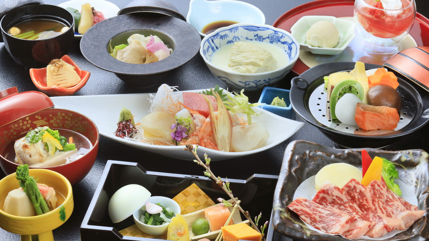 エメラルドグリーンの源泉が乳白色になる大浴場⁉3563994