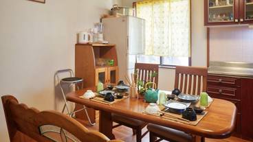 客室内のダイニングエリア / 11