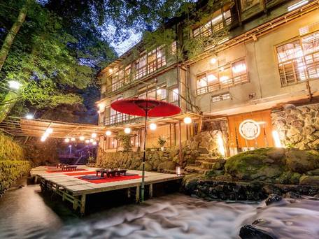 京都 元祖川床 発祥の老舗料理旅館 貴船ふじや / 1