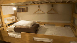 2段ベッド2台洋室（バス・トイレ共用）