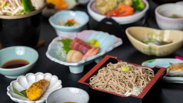 食事・飲み物 / 3