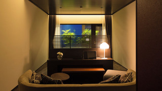 デラックス ダブルルーム キングベッド 1 台 バルコニー ガーデンビュー