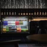 夜はバーになるラウンジ / 5