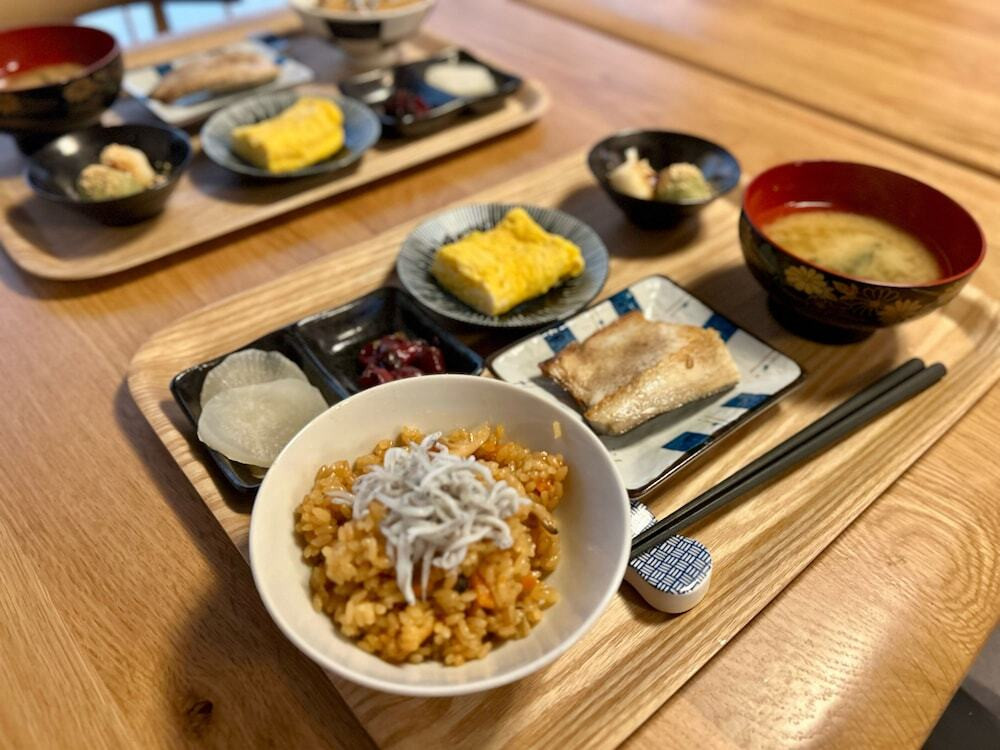 朝食