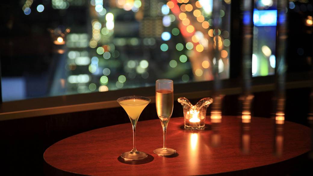 大パノラマを眺めつつ
優雅なティータイムを / 2