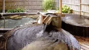 「離れの湯」女性内湯② / 3