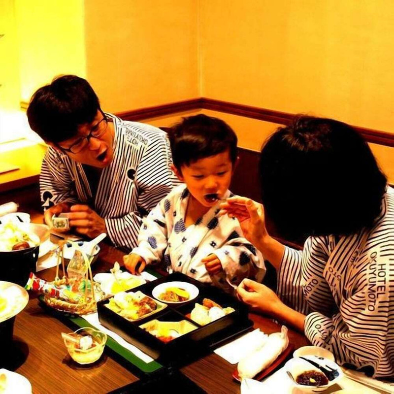 子連れでの夕食イメージ