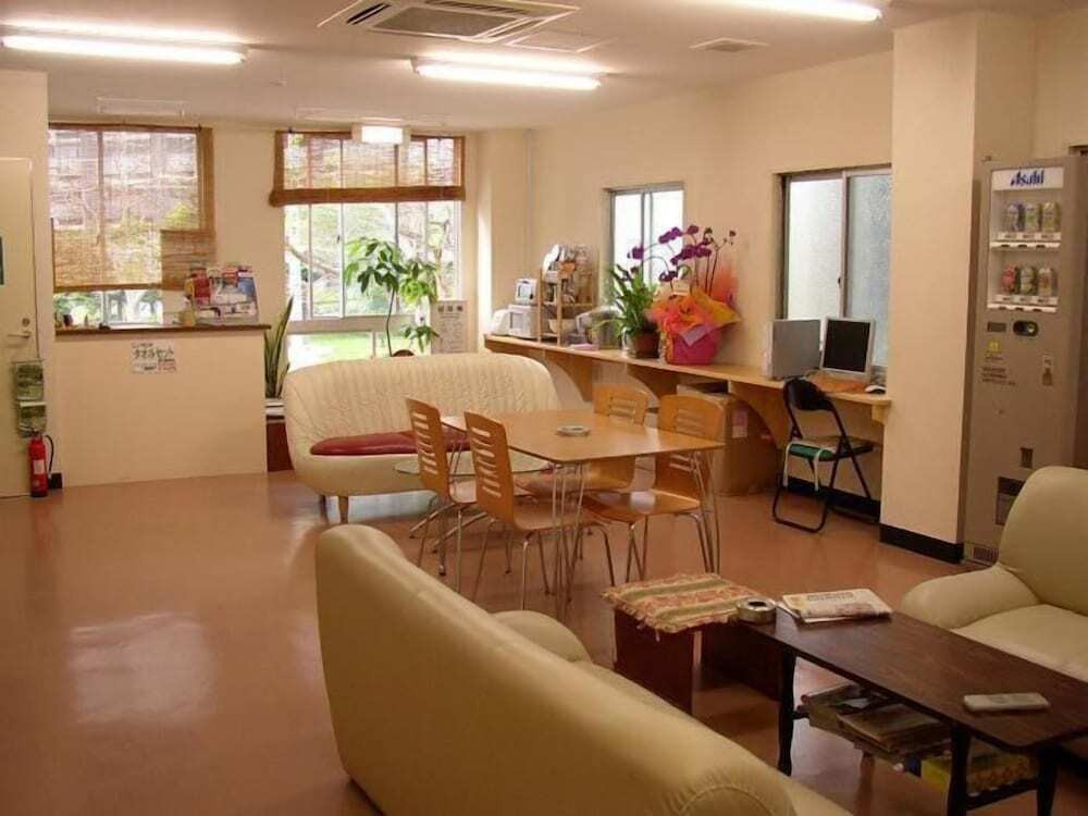 ロビーでホッと一息4087449