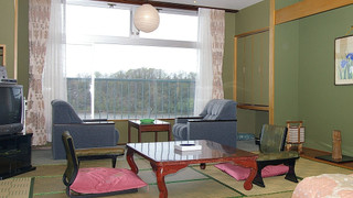 スタンダード和洋室　禁煙　湖側　（ベッド+布団）