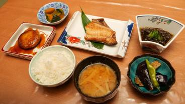 客室内のダイニングエリア / 9