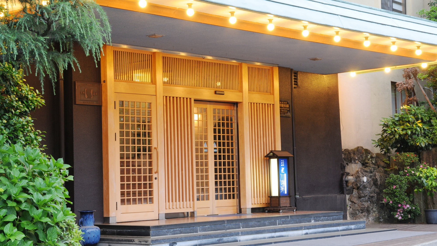 2. 山々の景色を贅沢に「川堰苑いすゞホテル」4247831