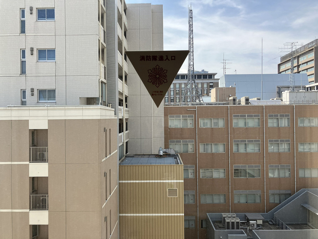 客室最上階の馬車道側、一番視界が開けているはず