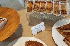 CAKE STAND
