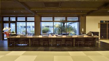 ロビーラウンジ / 9