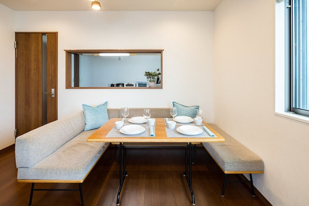 客室内のダイニングエリア