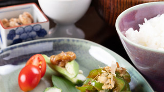 和室 (禁煙) 共同バスルーム 貸し切り温泉19:30-20:50 えひめ旬のおいしい食材·無添加朝食付き