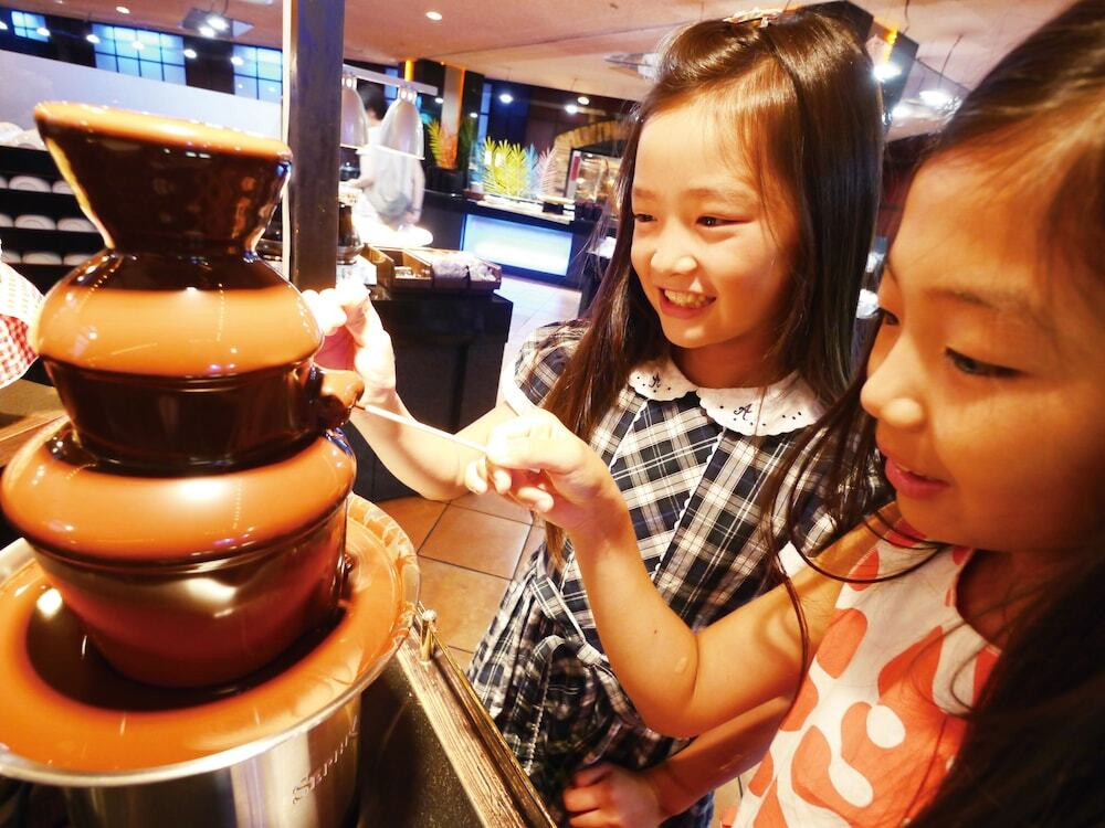 バイキング、ゲームコーナー、プール…家族みんなが夢中になれるステイ4026376