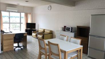 客室内のダイニングエリア / 12