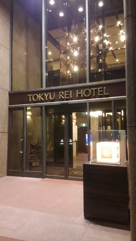 空港バスの兵庫町バス停の目の前にあって便利な立地でした。