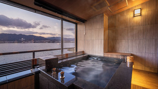 ロイヤル ツインルーム 専用バスルーム オーシャンビュー