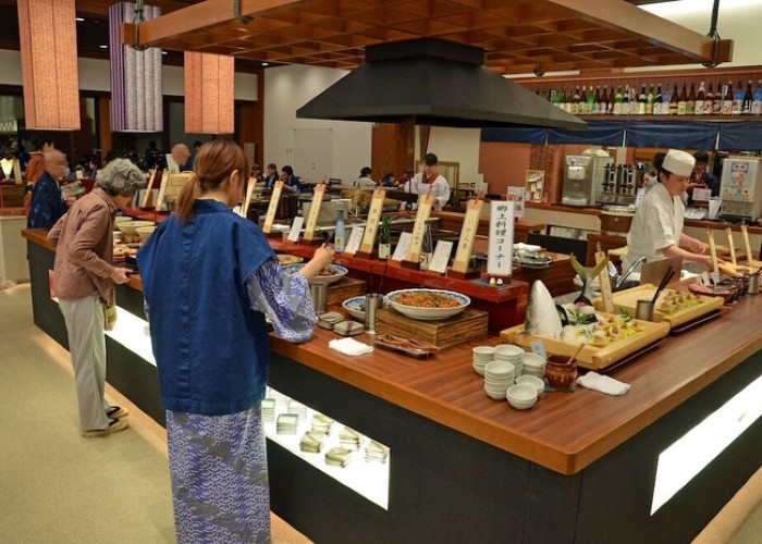 バイキングのスイーツは専属パティシエによる手作り。ハイクオリティなデザートも好きなだけどうぞ