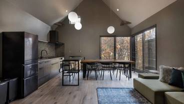 客室内のダイニングエリア / 5