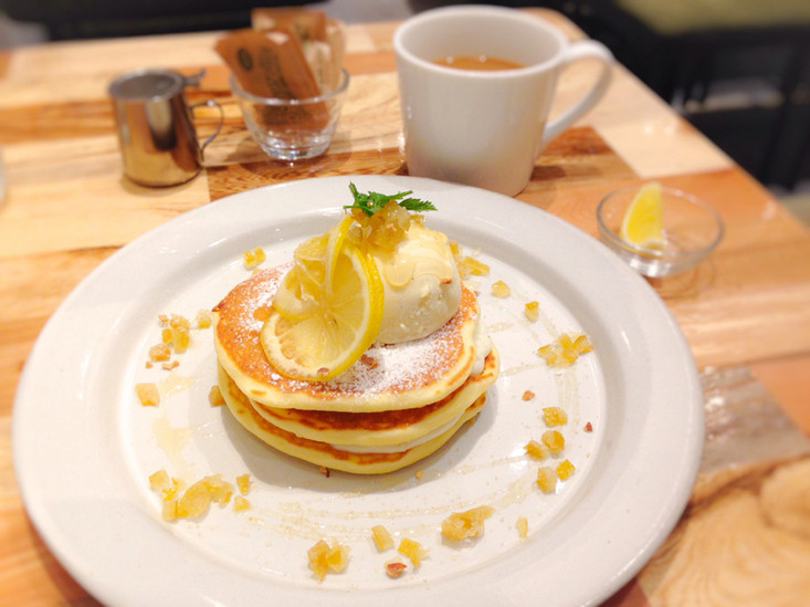 「J.S. PANCAKE CAFE ららぽーと富士見店」料理 49173 レモンとリコッタチーズのパンケーキ（950円）