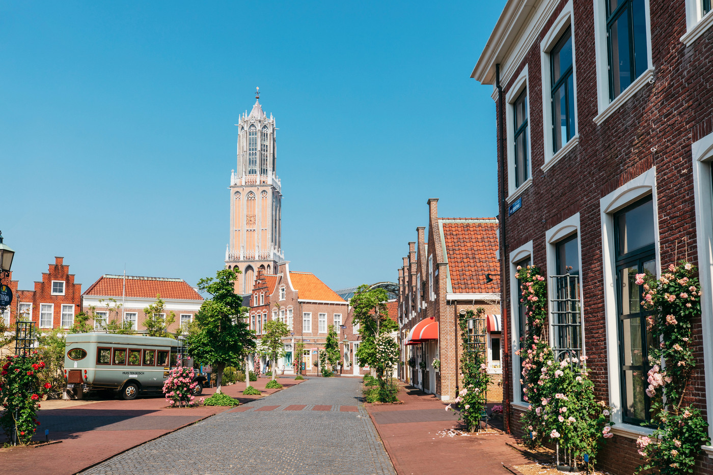 優雅な朝食と爽やかな陽の光で、心満たされる特別な朝1892013