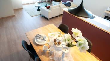 客室内のダイニングエリア / 37