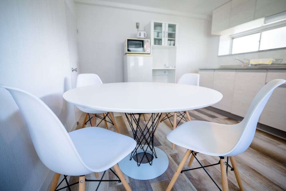 客室内のダイニングエリア