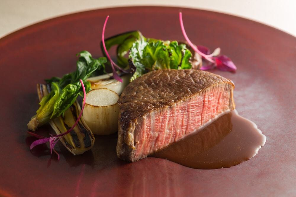 ディナー肉料理一例