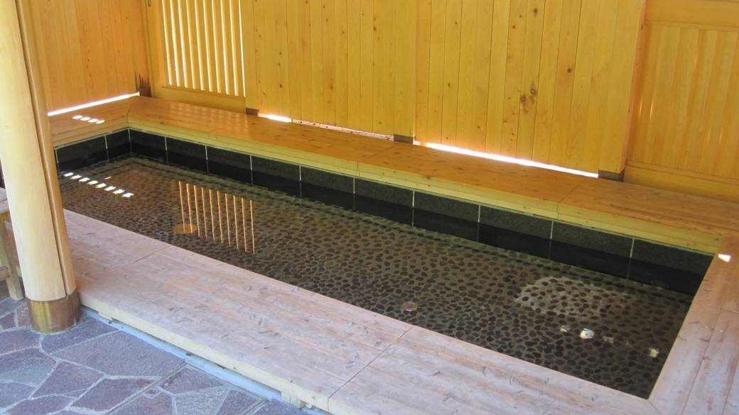 足湯に食べ歩き
川治温泉を街歩き / 4