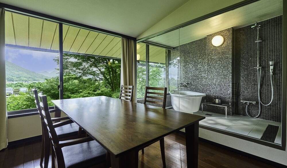 ラグジュアリーツイン／浴室 / 2