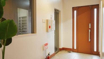 内部エントランス / 2