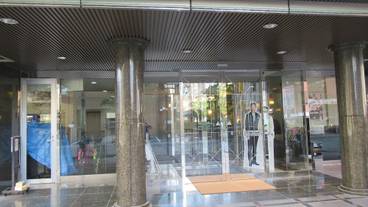 施設の入り口 / 25