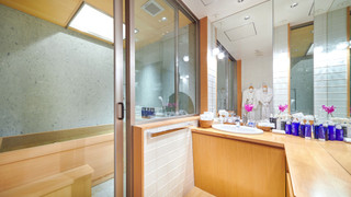 Suite 眺 最上階+ツイン+和室+檜風呂